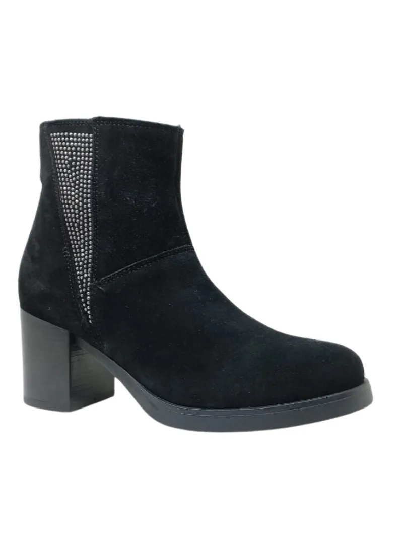 SUEDE FEEL BLOCK HEEL BOOTS sold by FBO product image thumbnail 2