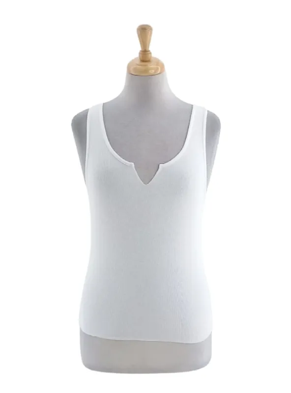 RIB DETAIL V-NECK TOP sold by FBO
