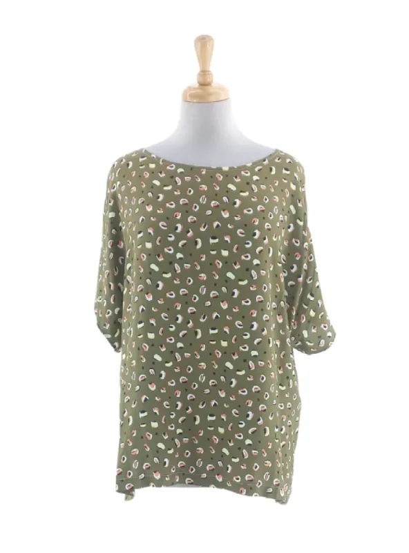 DETAILED SHORT SLEEVE BLOUSE sold by FBO