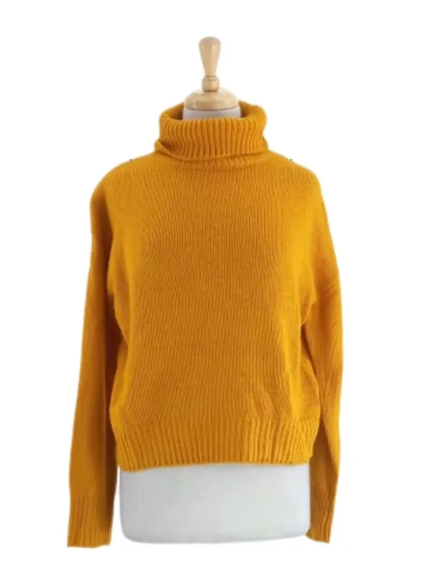 DETAILED KNIT POLO NECK sold by FBO