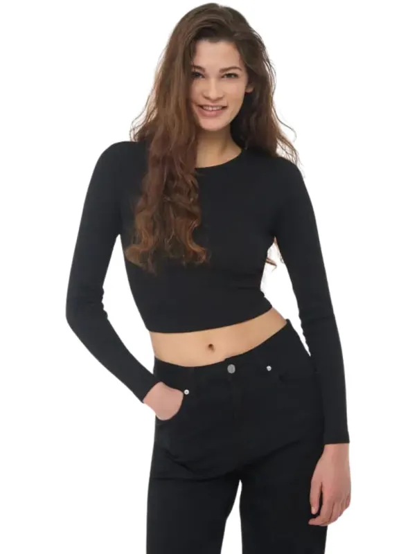 BASIC FITTED LONG SLEEVE CROP TOP sold by FBO