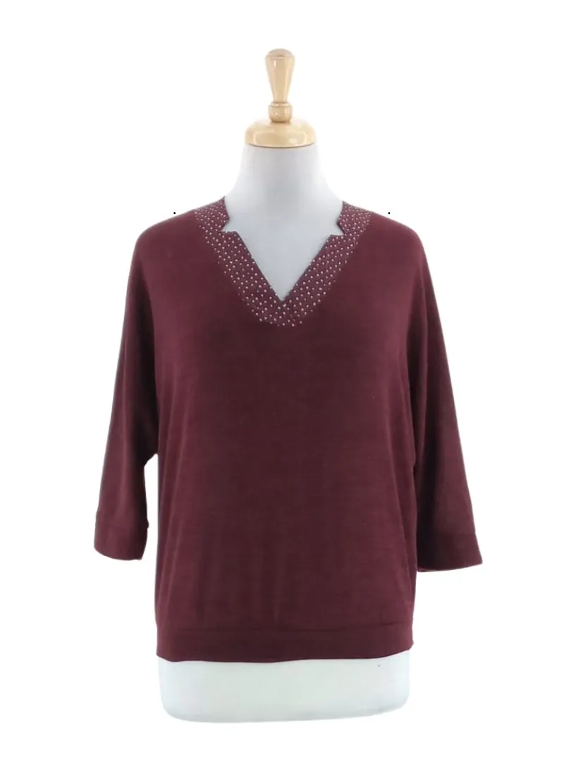 DETAILED V-NECK KNIT TOP sold by FBO