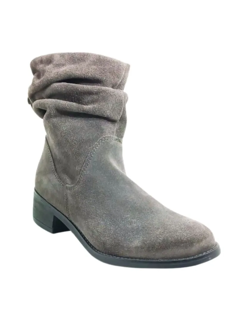 DETAILED ANKLE BOOTS sold by FBO product image thumbnail 2