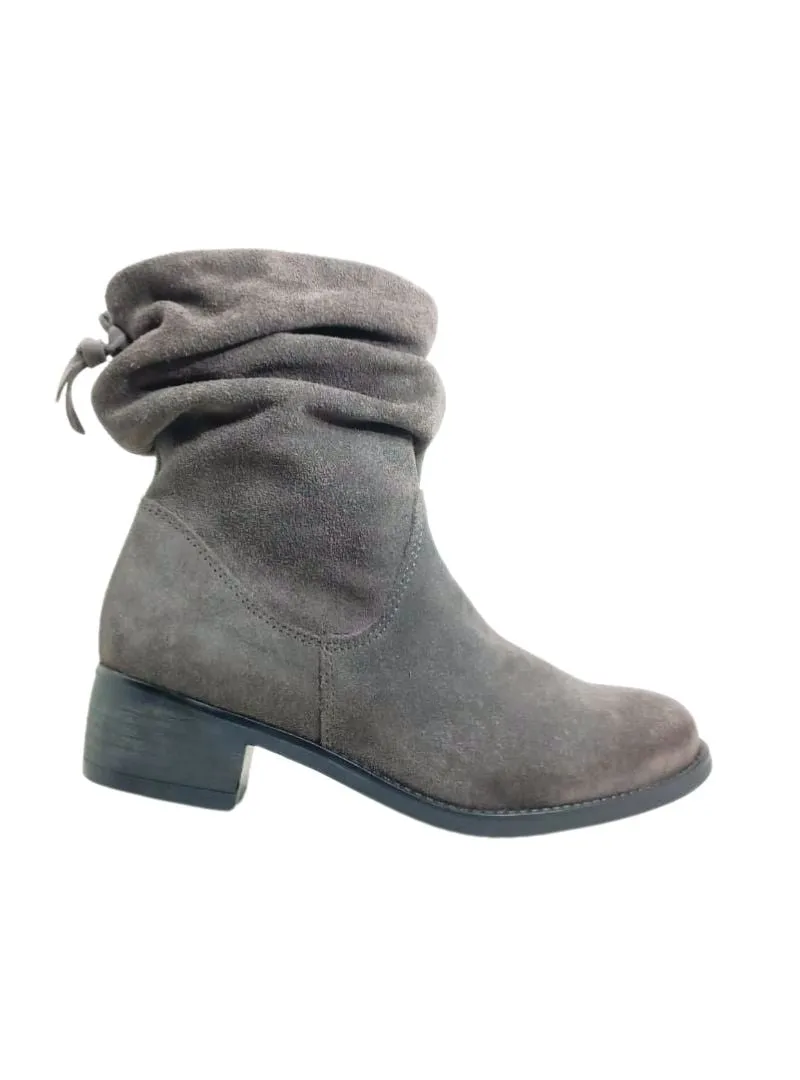 DETAILED ANKLE BOOTS sold by FBO