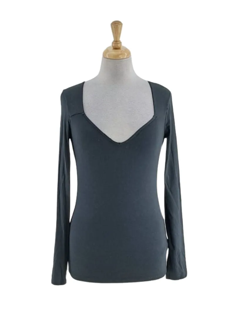 BASIC FITTED LONG SLEEVE TOP sold by FBO
