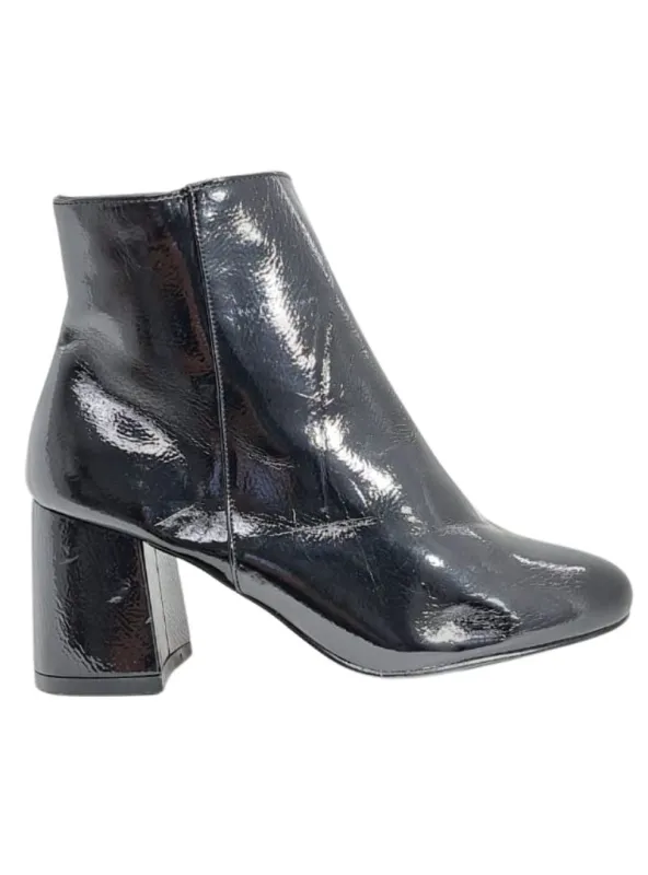 SHINY PLEATHER BLOCK HEEL ANKLE BOOTS made by Studio
