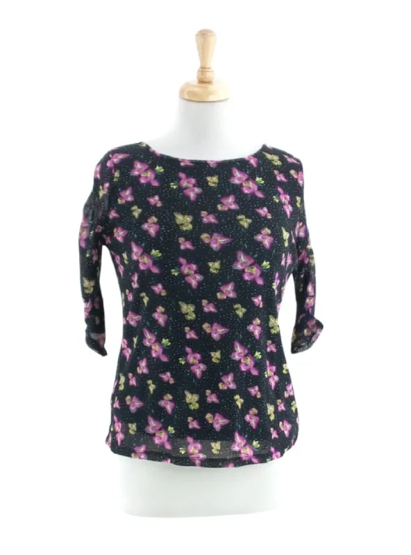 DETAILED RUCHED SLEEVE TOP sold by FBO