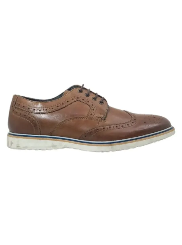 DETAILED LOW LACE UP SHOE sold by FBO