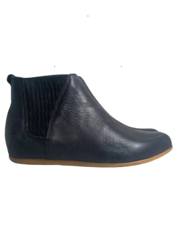 LEATHER ANKLE BOOTS sold by FBO