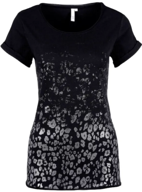 DETAIL PRINT TEE sold by FBO