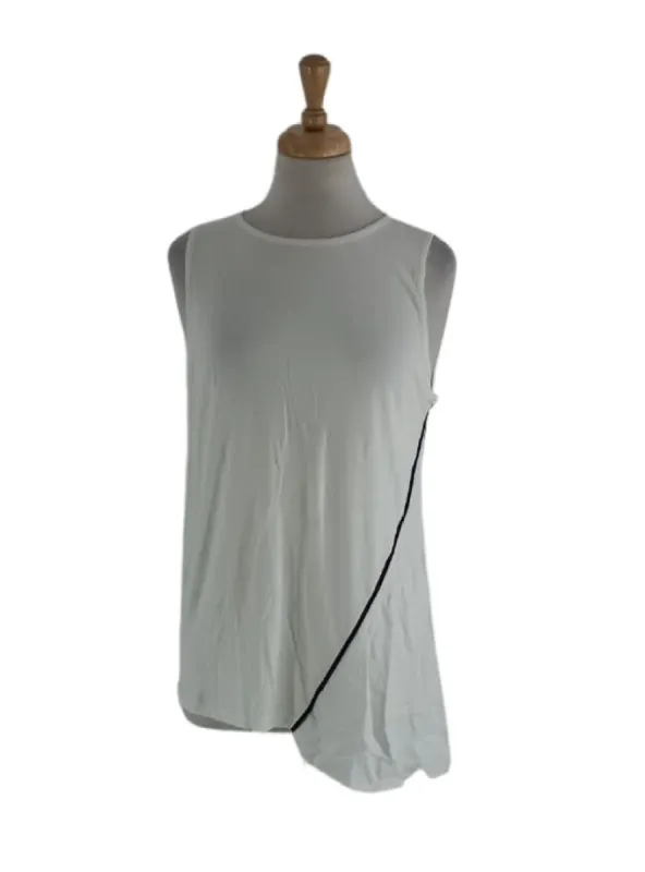 BASIC FLARE SLEEVELESS TOP sold by FBO