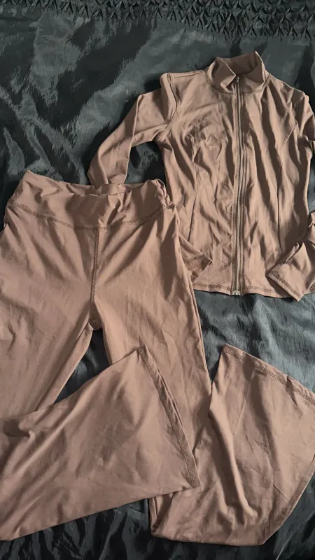 BROWN ATHLEISURE SET LONG SLEEVE ZIP TOP WITH FLARE PANTS sold by Katie Jade Boutique