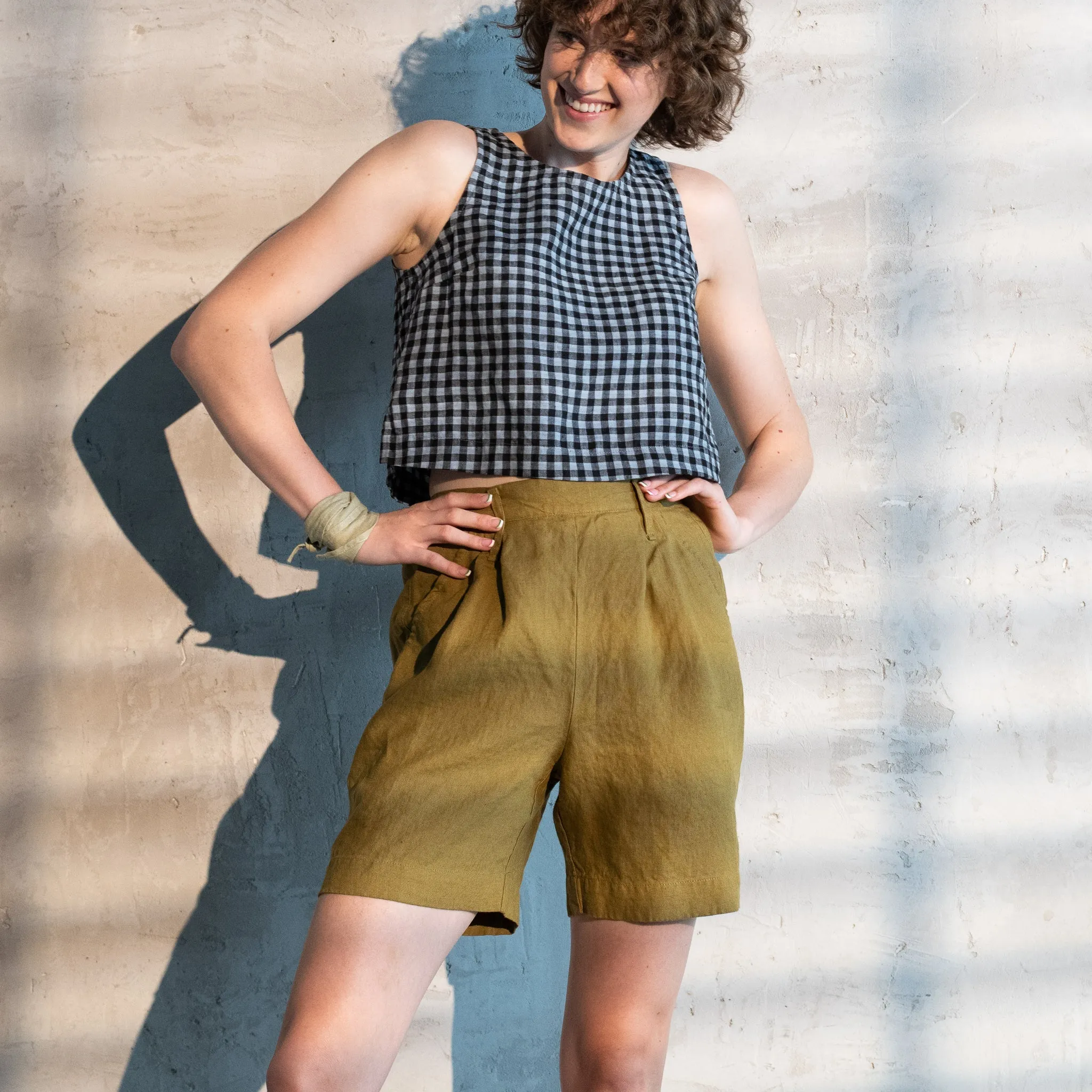 R: ANTIBES pleated linen shorts (Color: Emerald Green; Size: XS) sold by Not Perfect Linen product image thumbnail 4