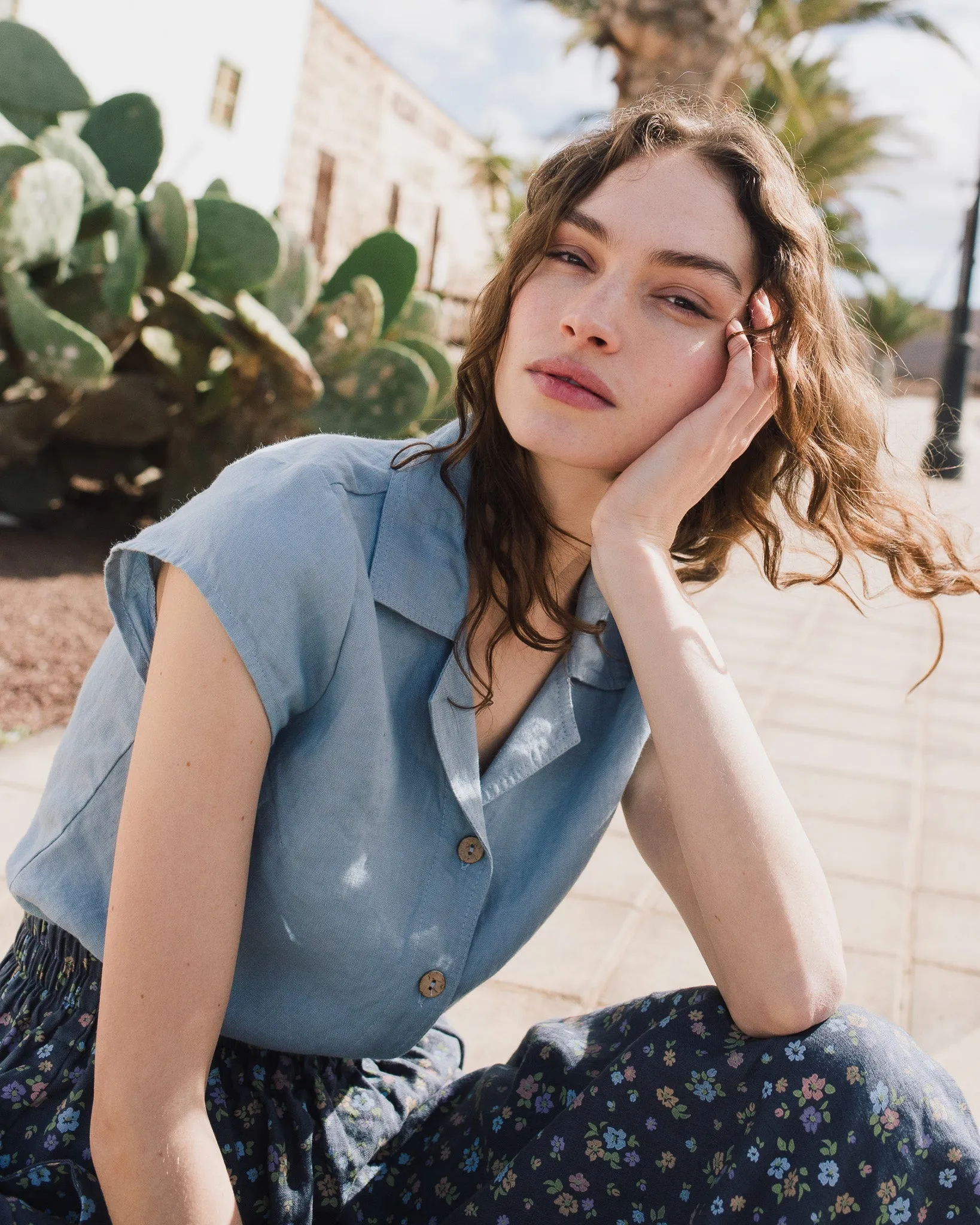 R: NOOSA collar linen shirt (Color: Dusky Florals; Size: M) sold by Not Perfect Linen