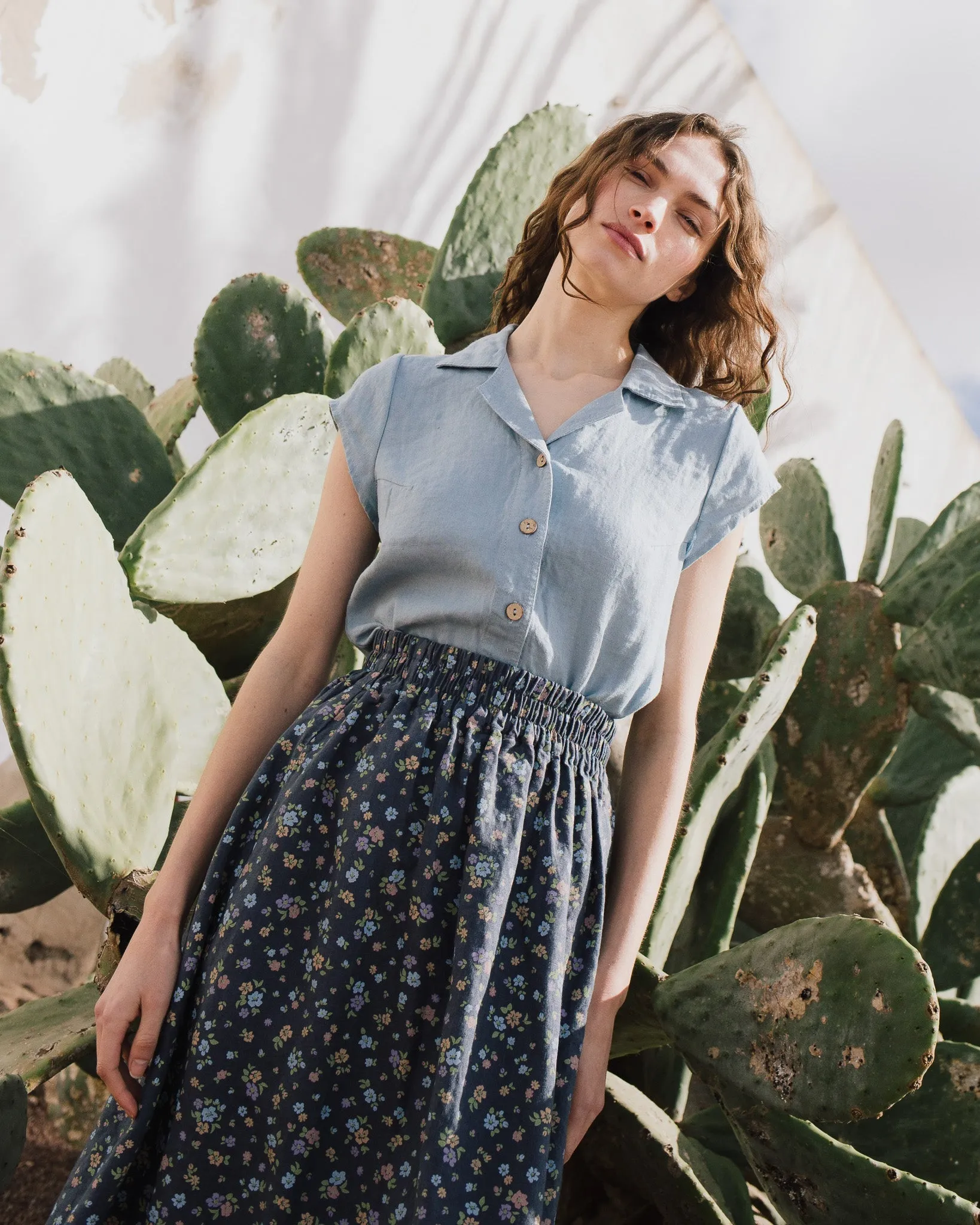 R: NOOSA collar linen shirt (Color: Dusky Florals; Size: M) sold by Not Perfect Linen product image thumbnail 3