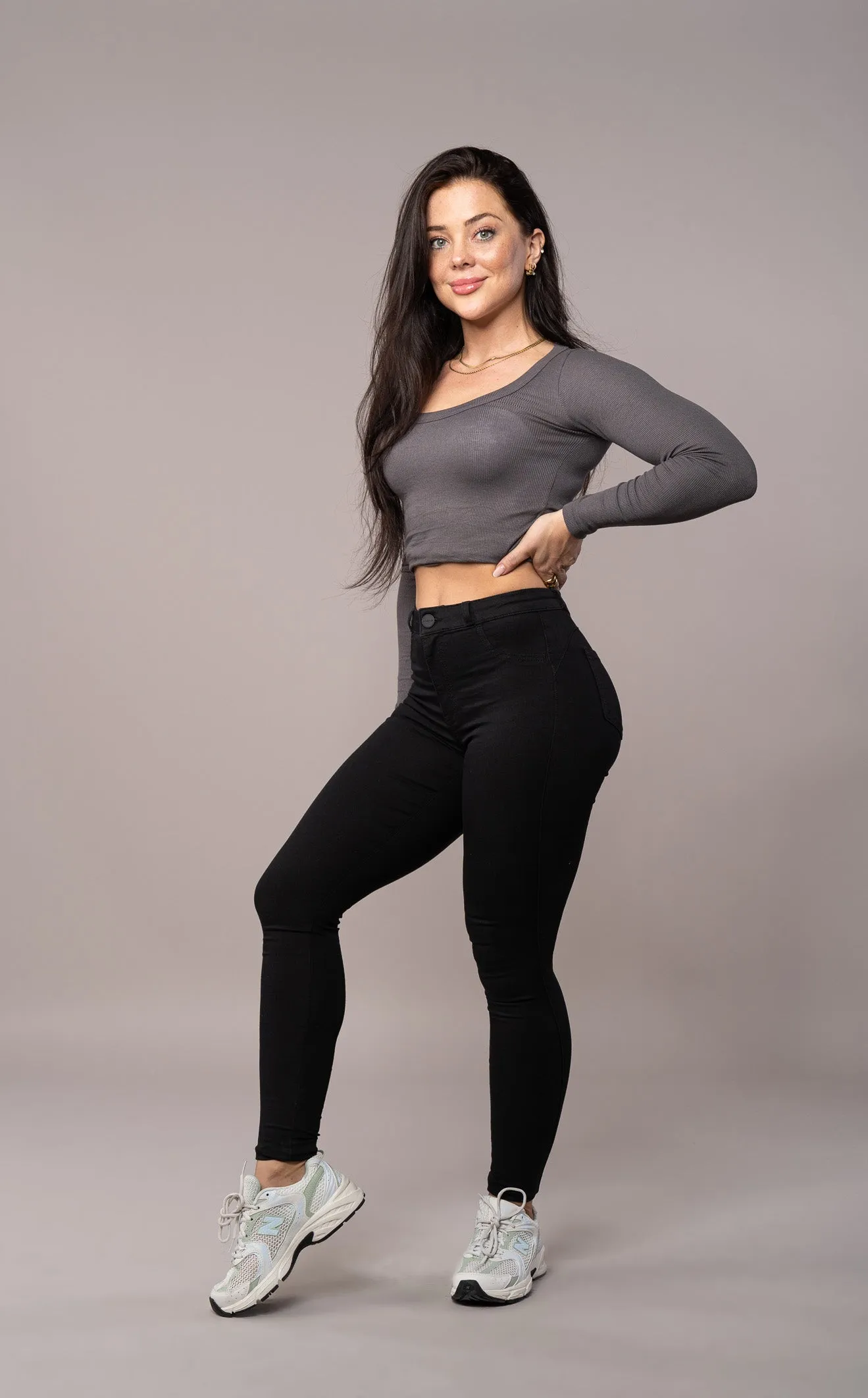 Womens Contour Mid Waisted Fitjeans - Black sold by Fit Jeans