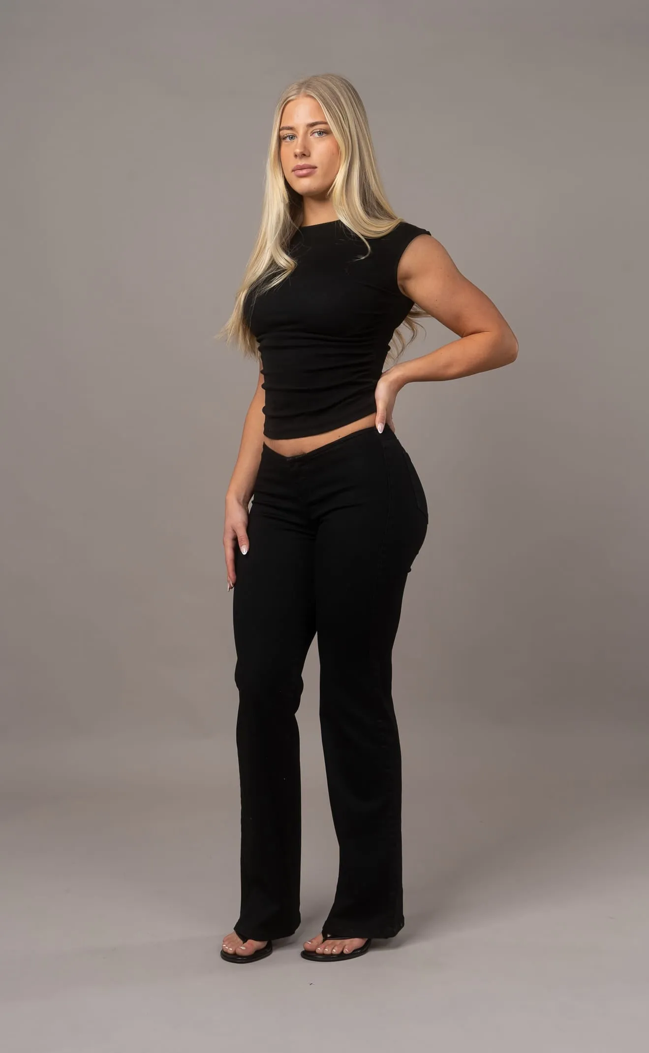 Bare Low Waisted Flared Fitjeans - Black sold by Fit Jeans
