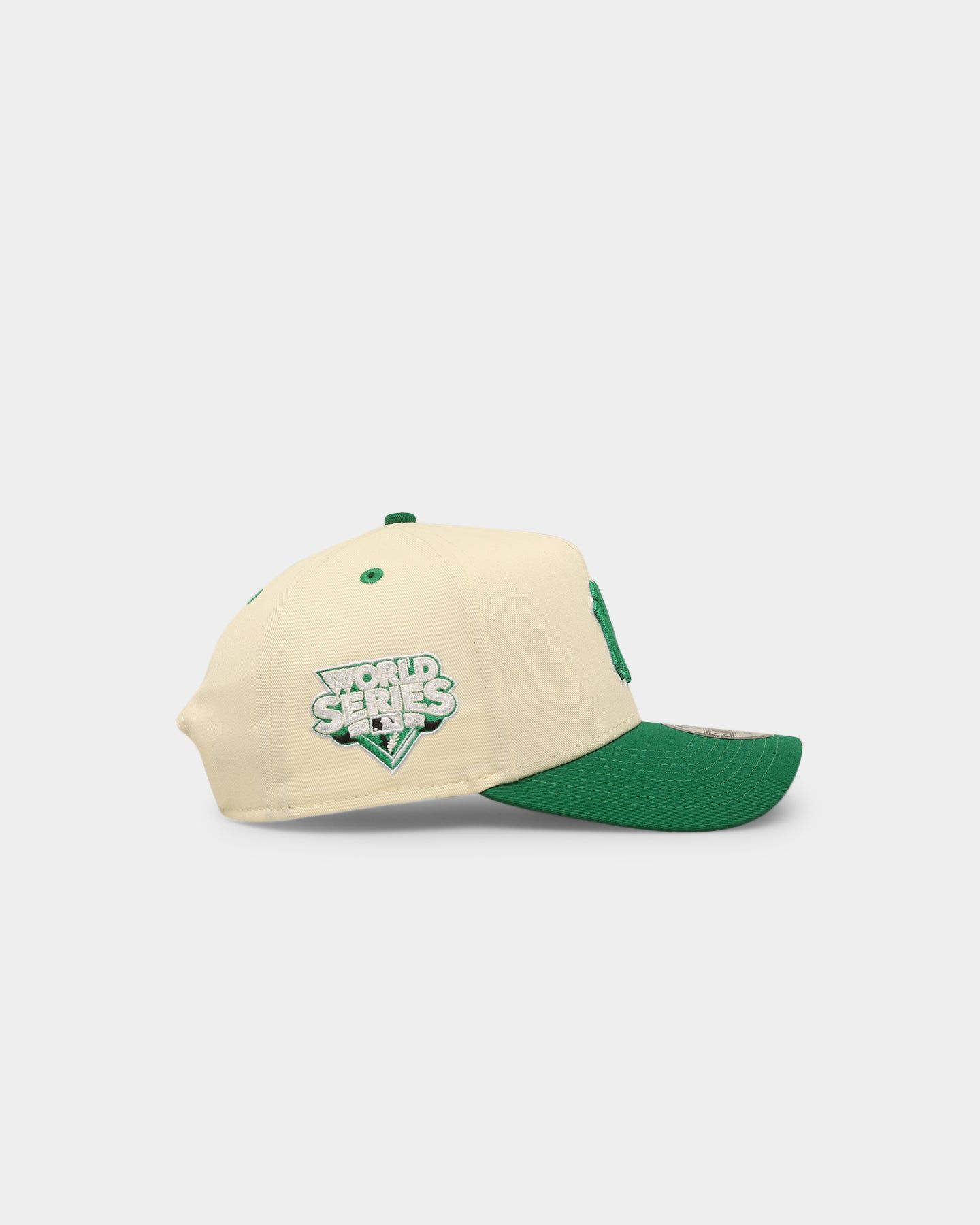 New Era New York Yankees 'Lucky Green' 9FORTY A-Frame Snapback Chrome White sold by Culture Kings product image thumbnail 3