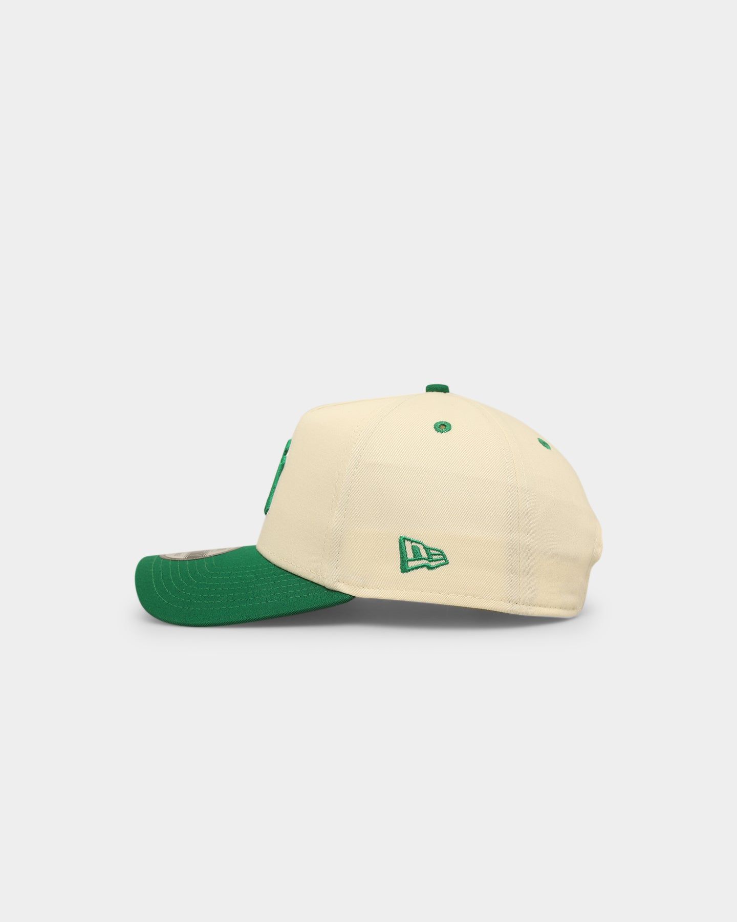 New Era New York Yankees 'Lucky Green' 9FORTY A-Frame Snapback Chrome White sold by Culture Kings product image thumbnail 4