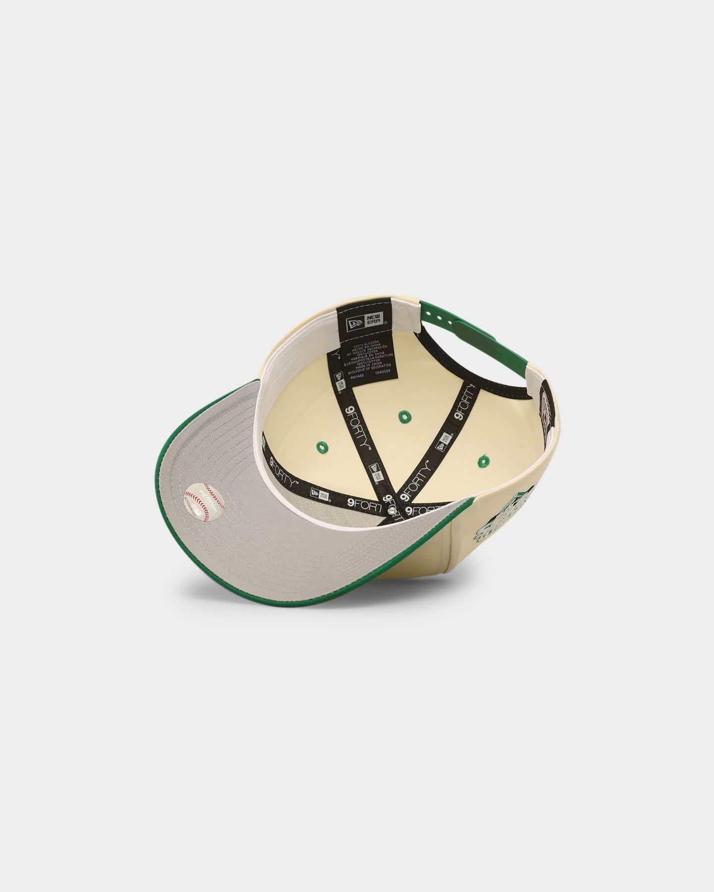 New Era New York Yankees 'Lucky Green' 9FORTY A-Frame Snapback Chrome White sold by Culture Kings product image thumbnail 6