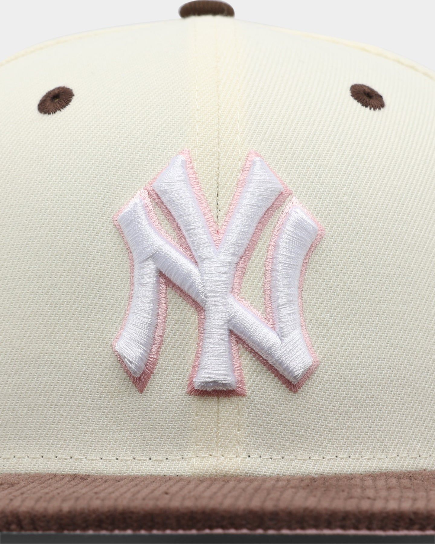 New Era New York Yankees 'Neapolitan Ice Cream' 59FIFTY Fitted Chrome White sold by Culture Kings product image thumbnail 5