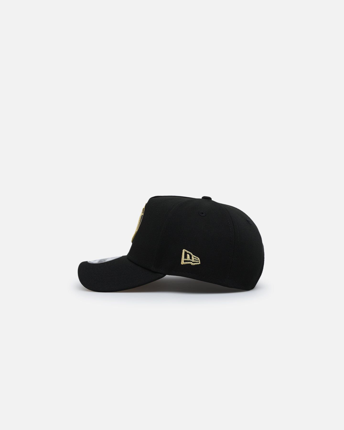 New Era Dallas Mavericks 'NBA Gold Links' 9FORTY A-Frame Snapback Black/Gold sold by Culture Kings product image thumbnail 4