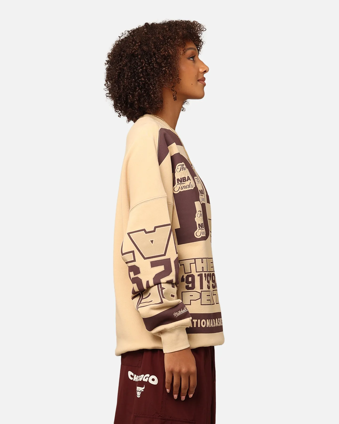 Mitchell & Ness Women's Chicago Bulls League Crewneck Warm Sand sold by Culture Kings product image thumbnail 5
