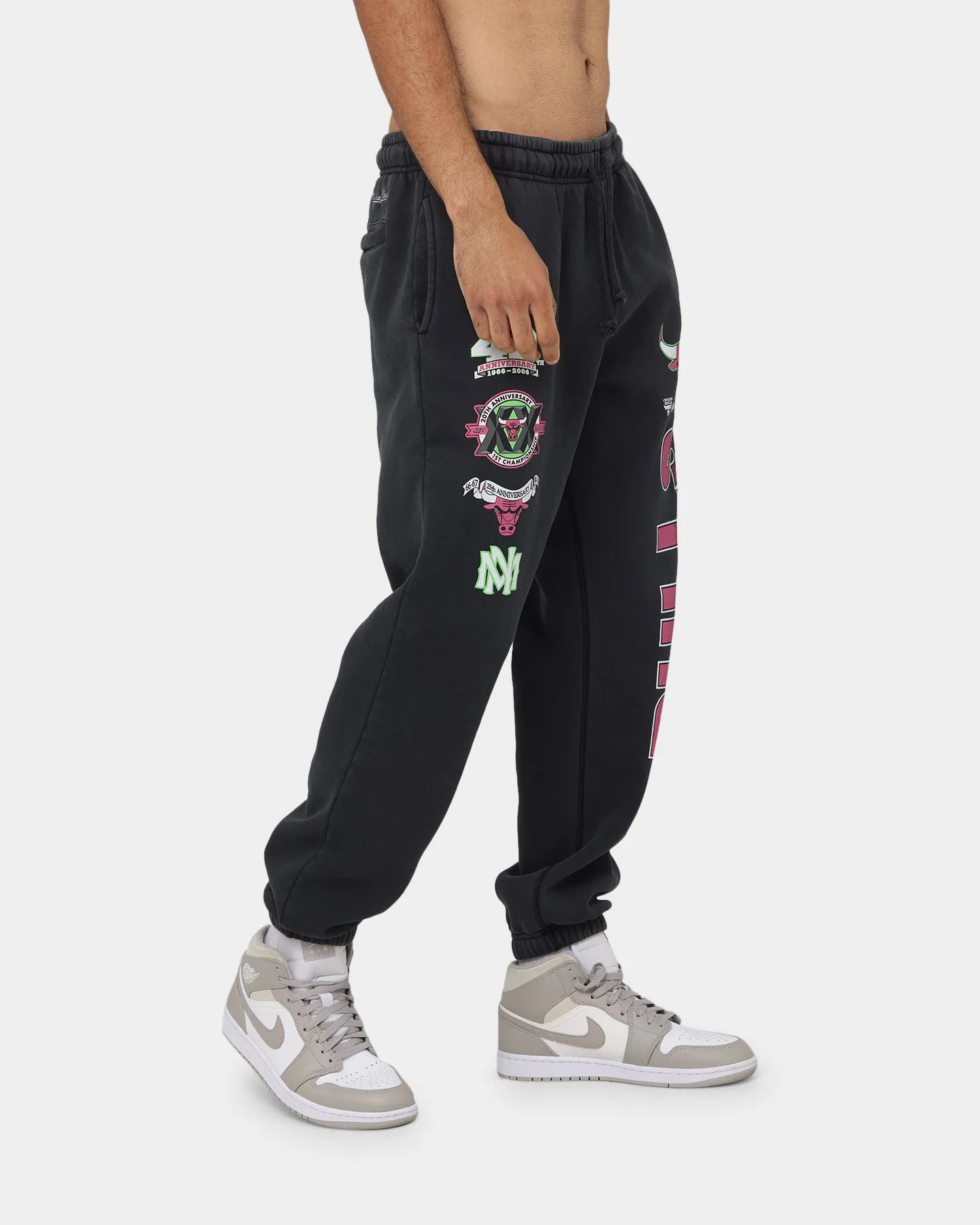 Mitchell & Ness Chicago Bulls Neon Champs Sweat Pants Faded Black sold by Culture Kings product image thumbnail 5
