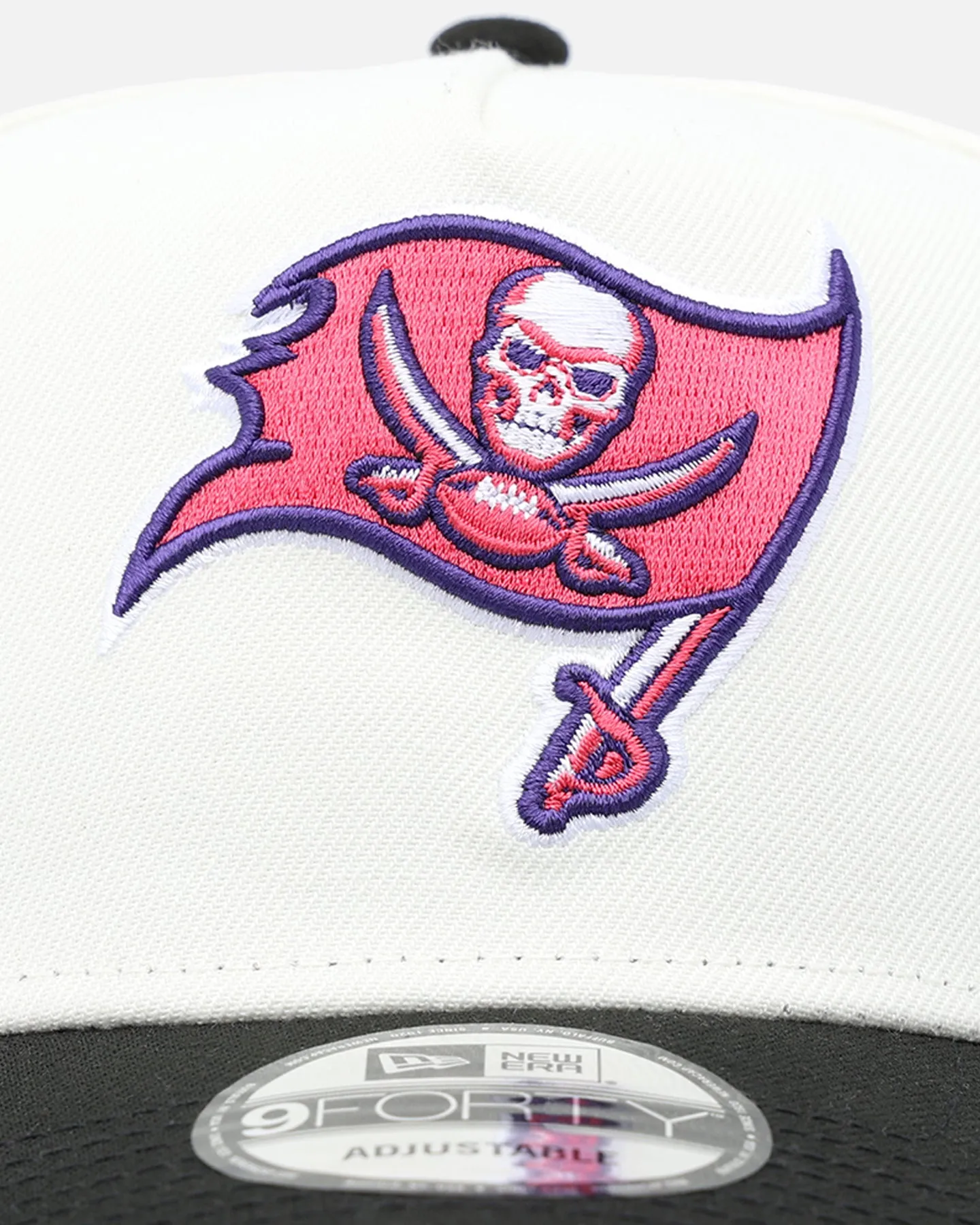 New Era Tampa Bay Buccaneers 'Neon Nights' 9FORTY Snapback Chrome/Black sold by Culture Kings product image thumbnail 5