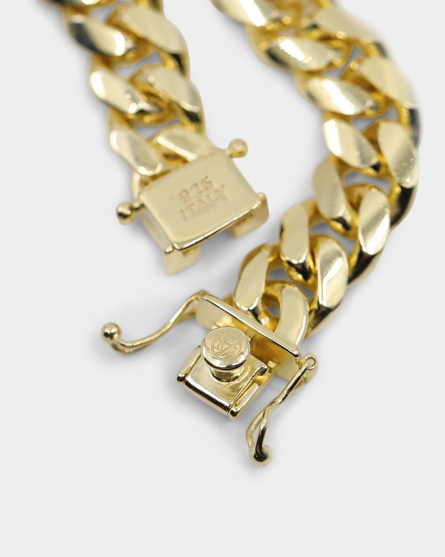 House Of Auric Cuban Link 10mm 18" Chain 18K Gold Vermeil sold by Culture Kings product image thumbnail 5