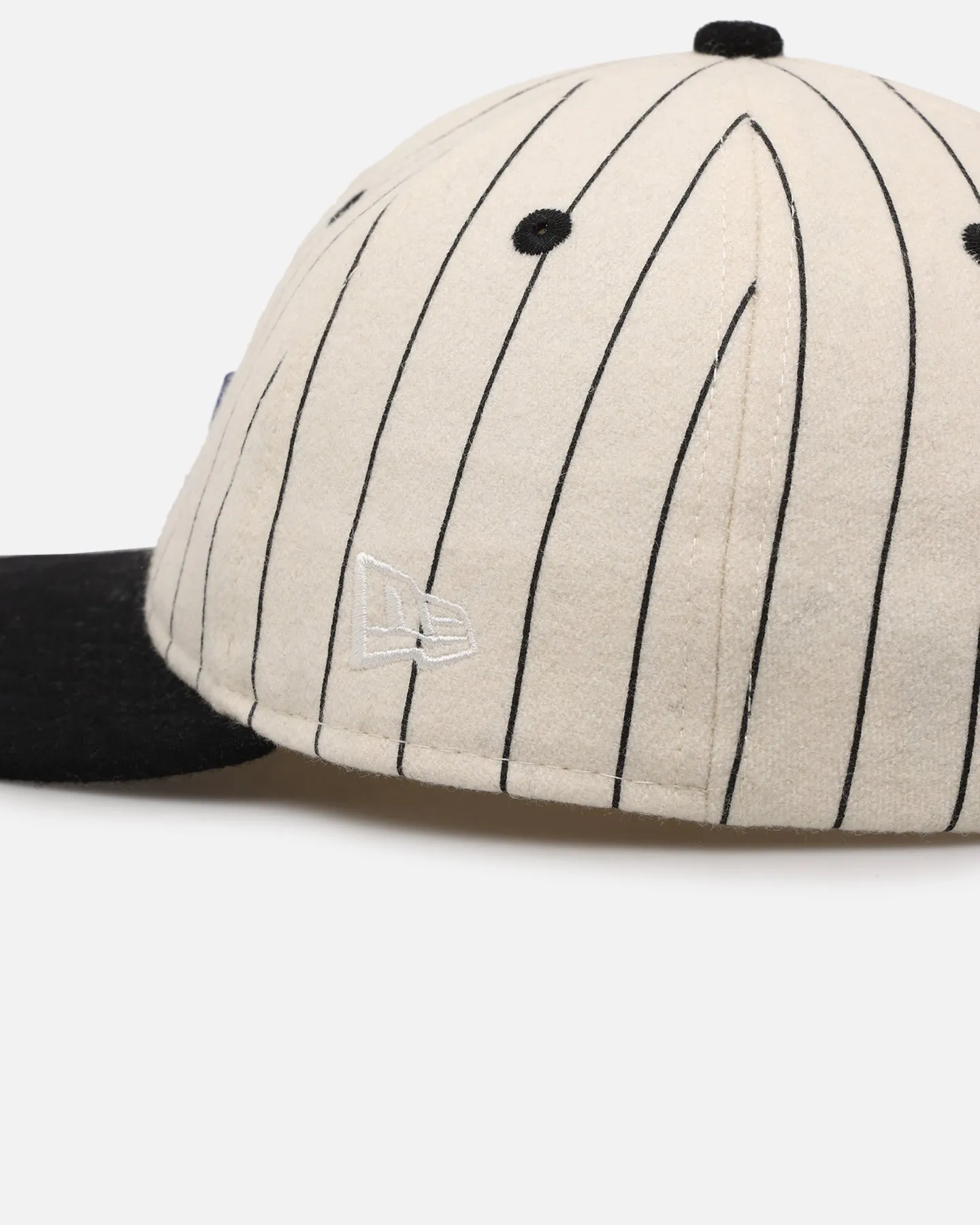 New Era Los Angeles Dodgers 9FIFTY Retro Crown Strapback Off White/Black sold by Culture Kings product image thumbnail 2