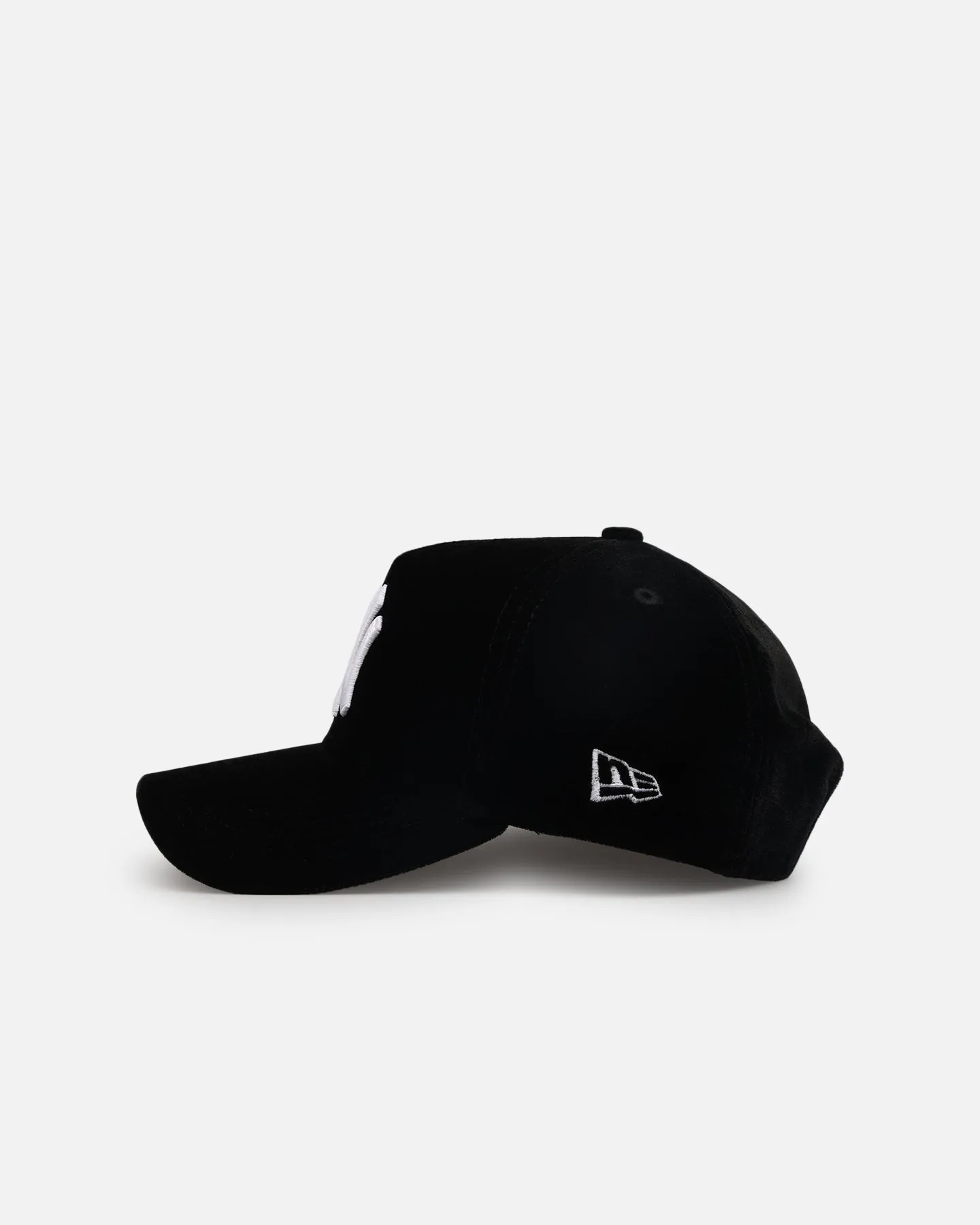 New Era New York Yankees 'Velvet Dreams' 9FORTY A-Frame Snapback Black/Grey sold by Culture Kings product image thumbnail 5