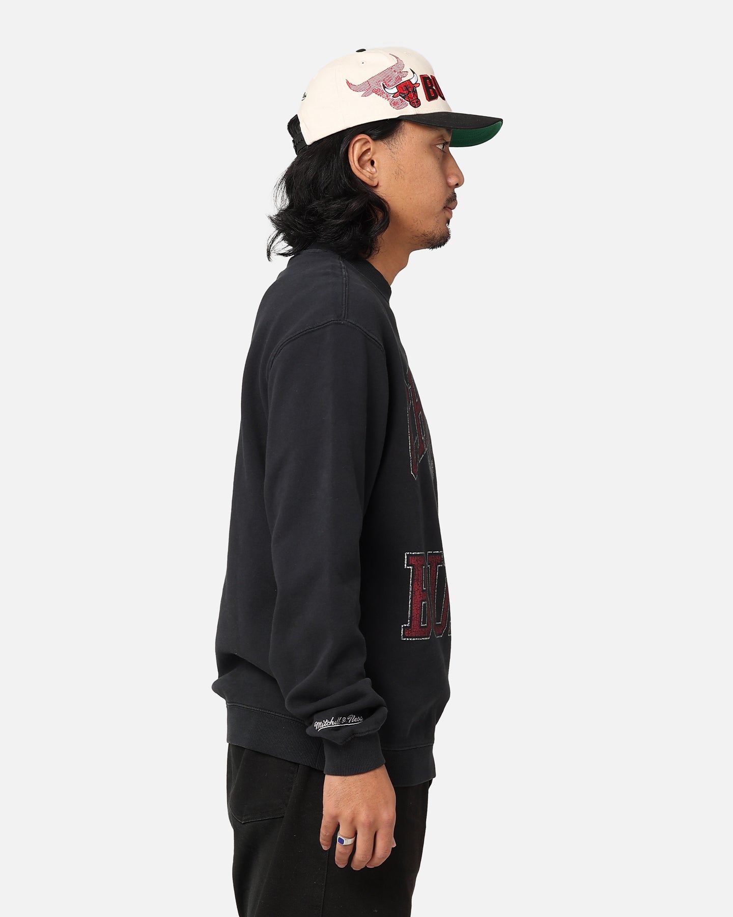 Mitchell & Ness Chicago Bulls Ivy Arch Vintage Crewneck Faded Black sold by Culture Kings product image thumbnail 5