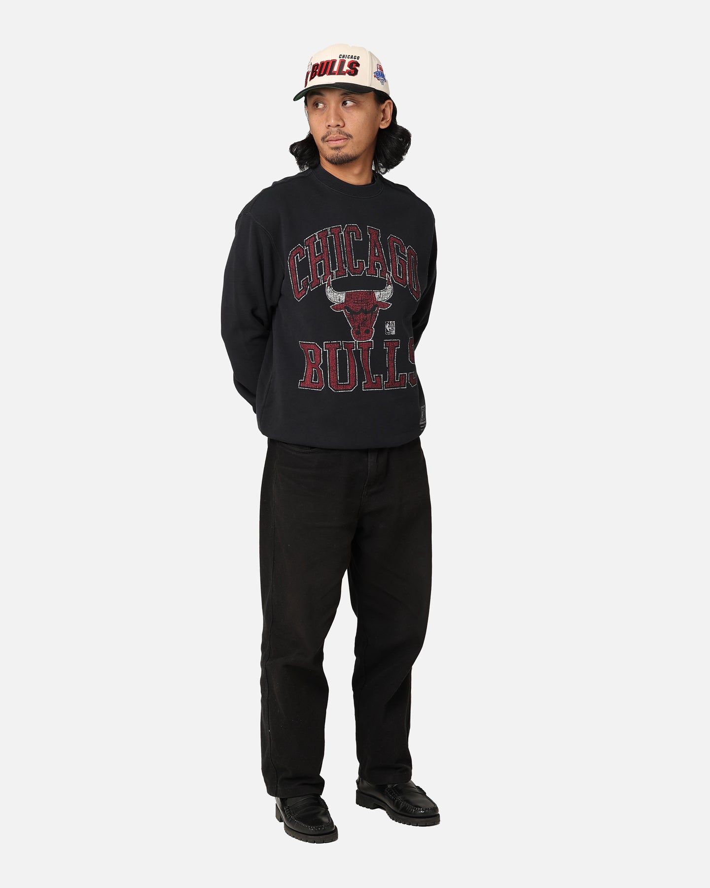 Mitchell & Ness Chicago Bulls Ivy Arch Vintage Crewneck Faded Black sold by Culture Kings product image thumbnail 2