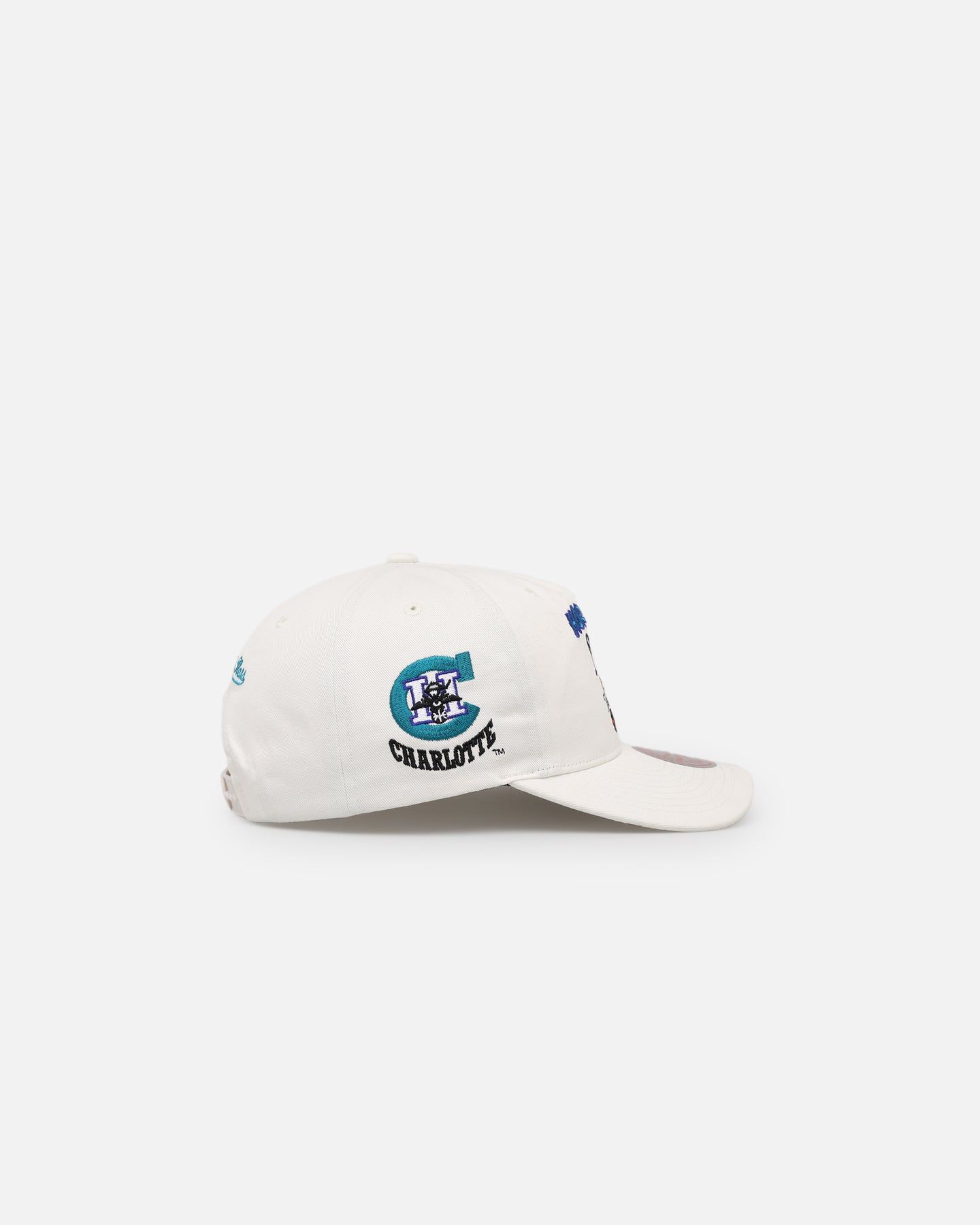Mitchell & Ness Charlotte Hornets Bug Backer Deadstock Snapback White sold by Culture Kings product image thumbnail 3
