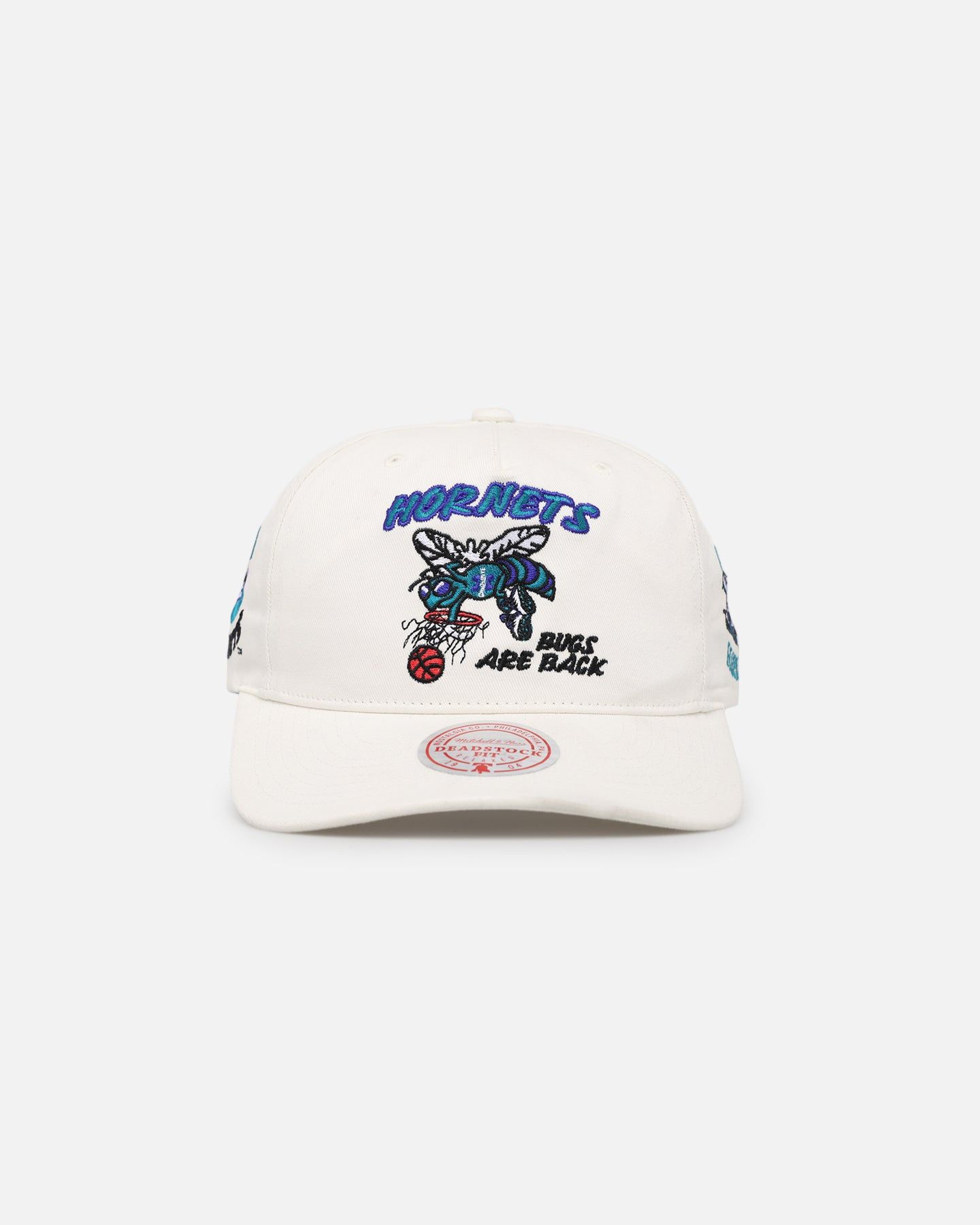 Mitchell & Ness Charlotte Hornets Bug Backer Deadstock Snapback White sold by Culture Kings product image thumbnail 5