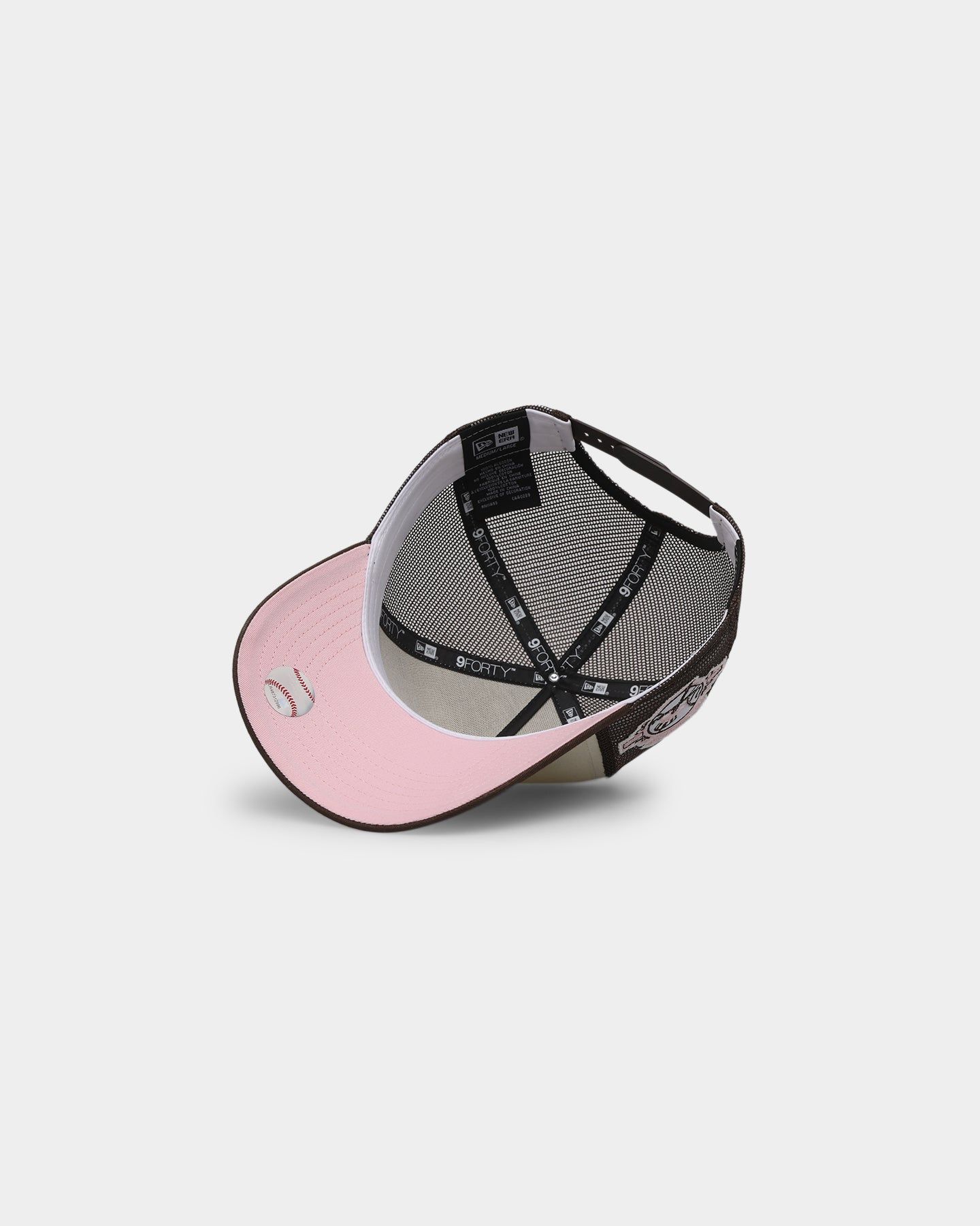 New Era New York Yankees 'Neapolitan Ice Cream' Trucker 9FORTY K-Frame Snapback Chrome White sold by Culture Kings product image thumbnail 6