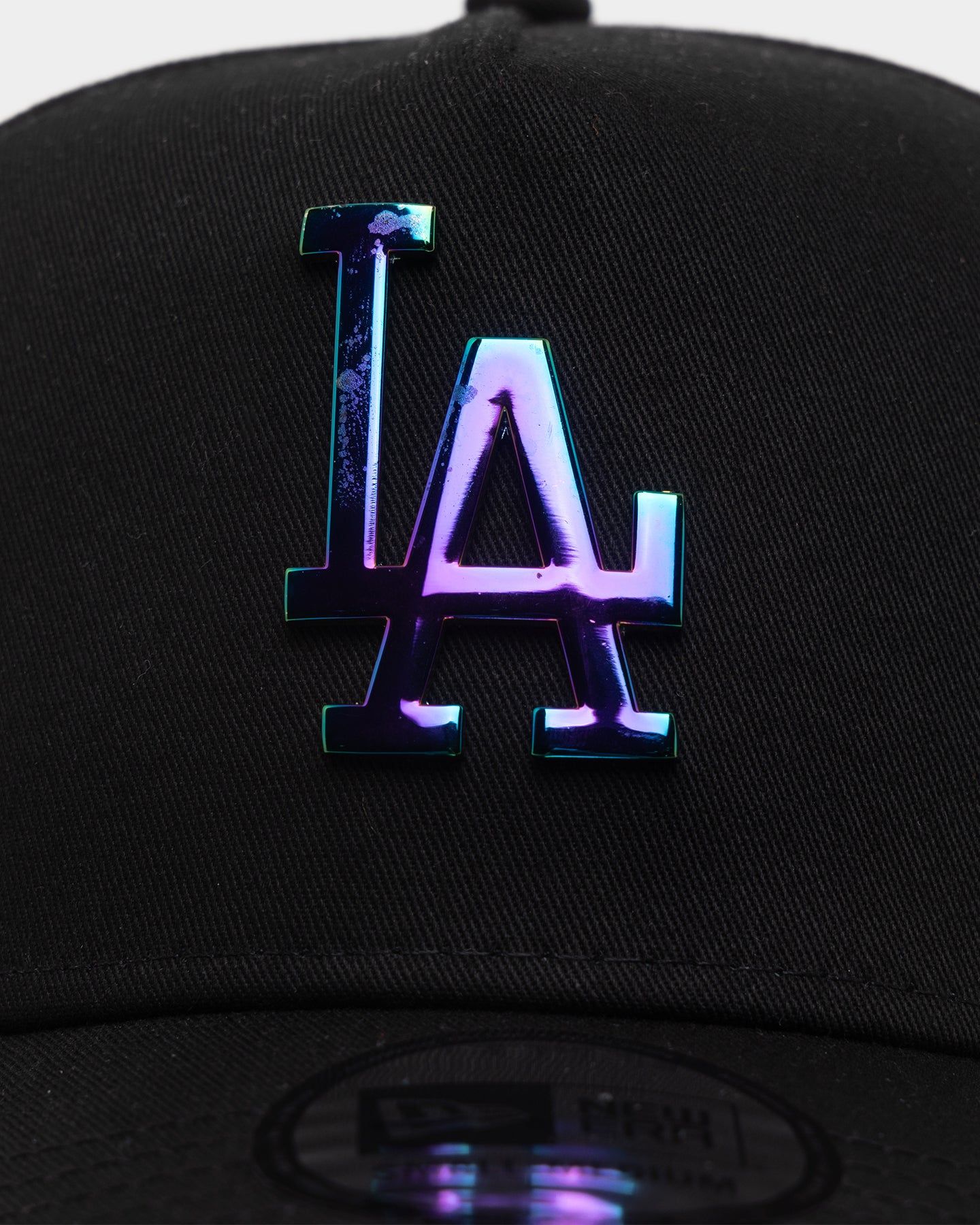 New Era Los Angeles Dodgers 'Metal Badge' 9FORTY K-Frame Snapback Black/Iridescent sold by Culture Kings product image thumbnail 5