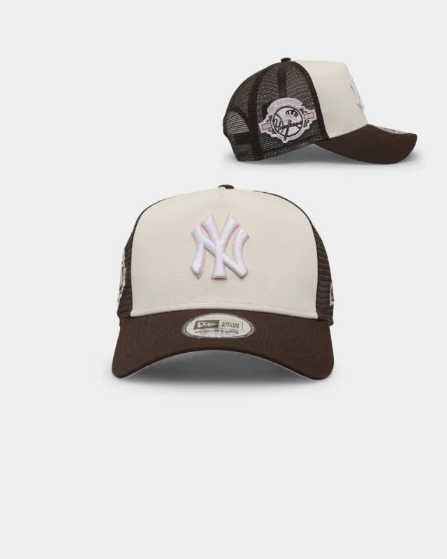 New Era New York Yankees 'Neapolitan Ice Cream' Trucker 9FORTY K-Frame Snapback Chrome White sold by Culture Kings