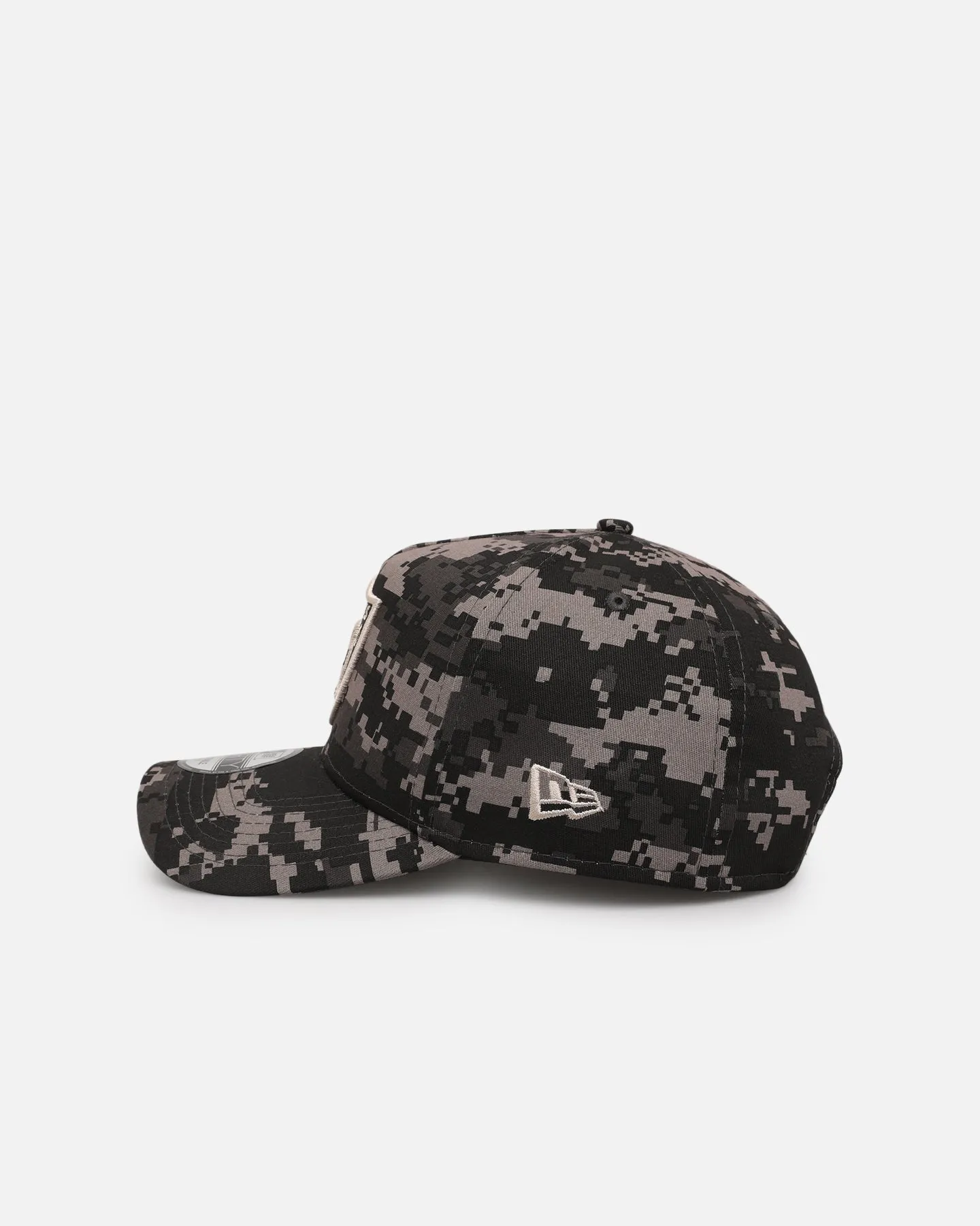 New Era Las Vegas Raiders 'Black Digi Camo' 9FORTY A-Frame Snapback Black/Grey sold by Culture Kings product image thumbnail 4