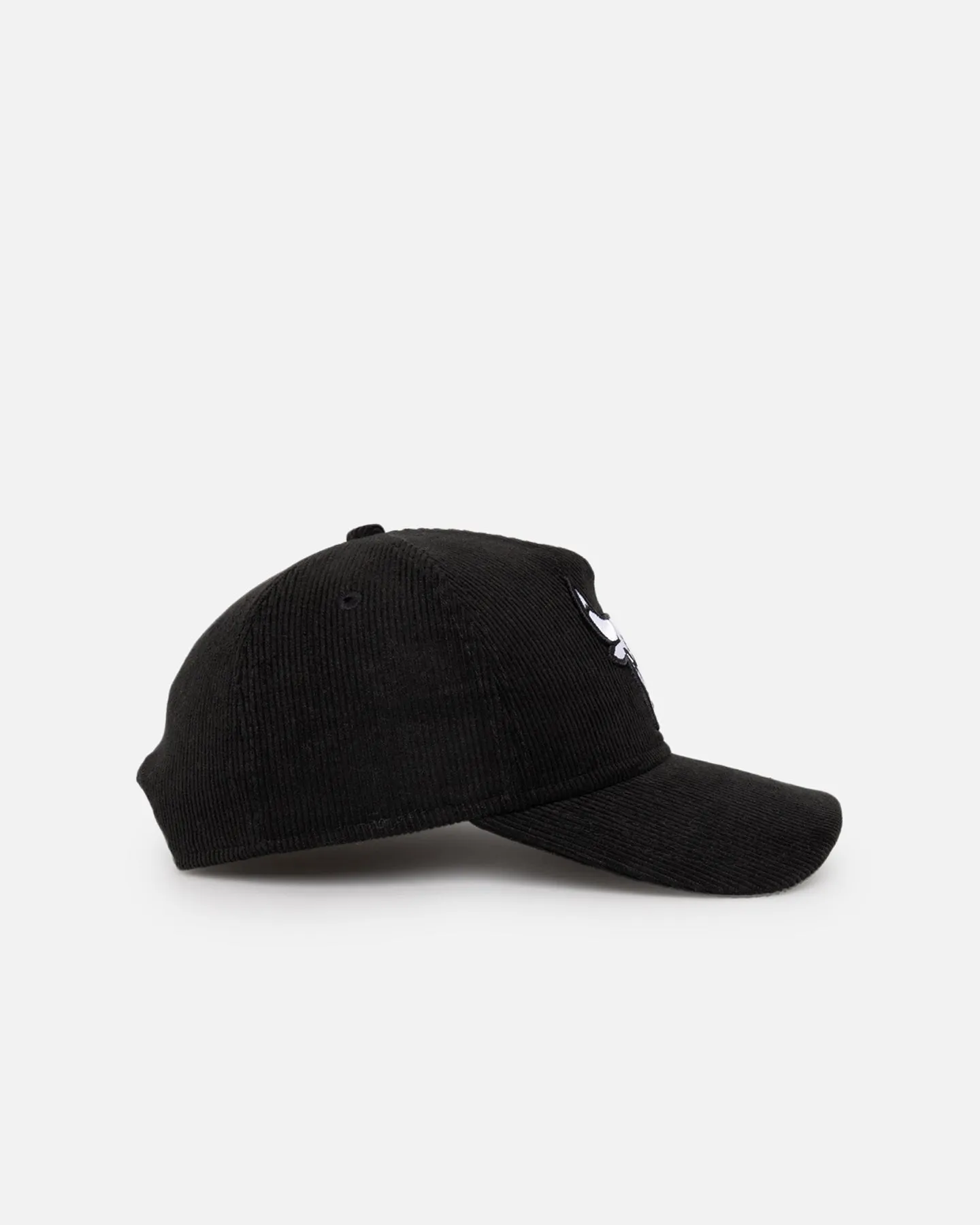 New Era Chicago Bulls 'Corduroy Roses' Golfer Pre-Curved Snapback Black Corduroy/White sold by Culture Kings product image thumbnail 4