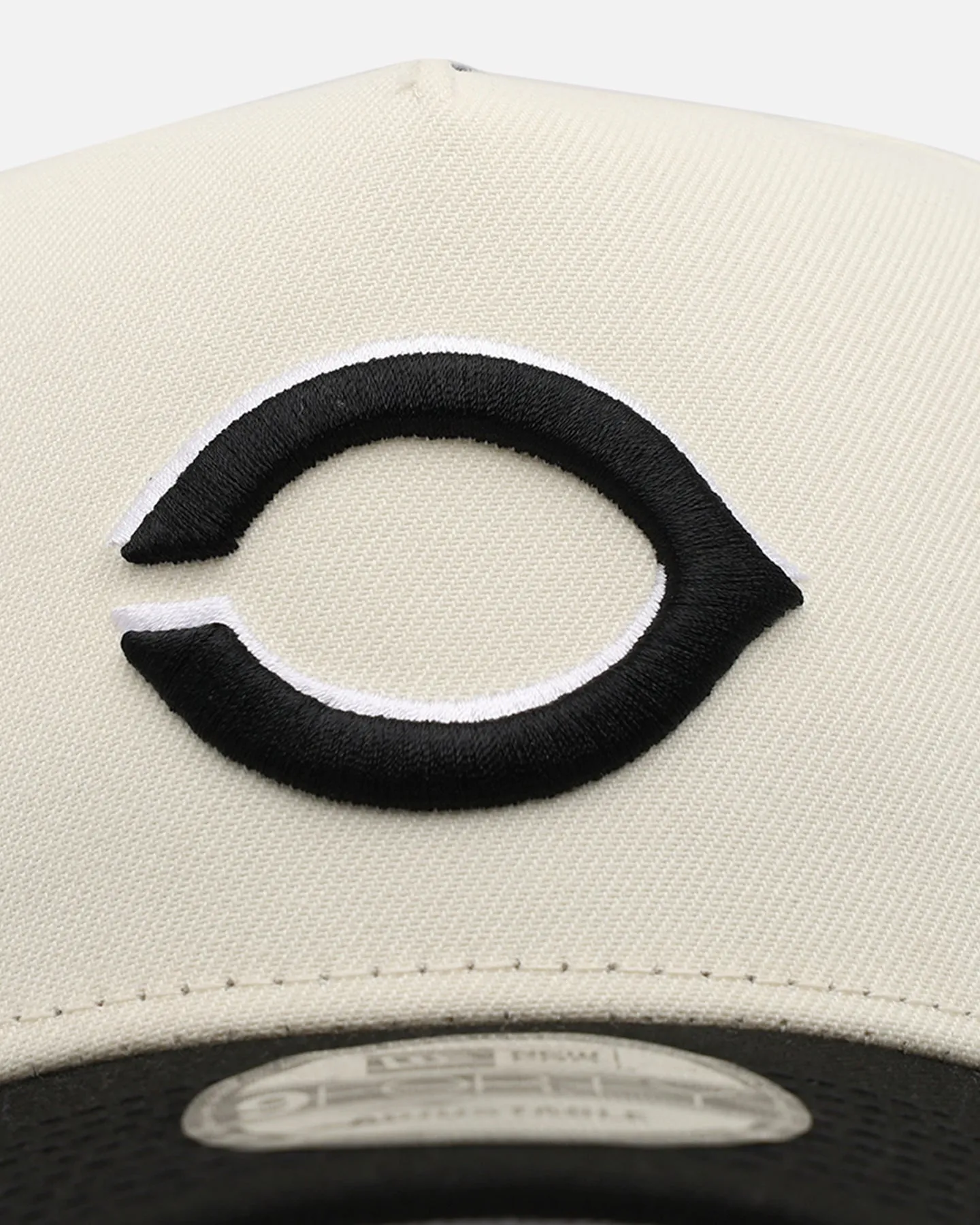 New Era Cincinnati Reds 'Chrome Upside Down Logo' 9FORTY A-Frame Snapback Chrome/Black sold by Culture Kings product image thumbnail 5