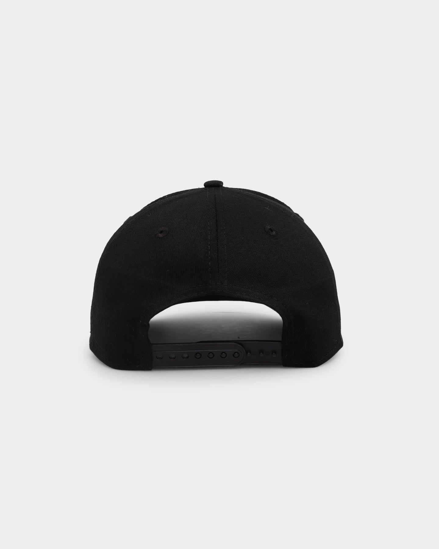 New Era New York Yankees 'Metal Badge' 9FORTY K-Frame Snapback Black/Iridescent sold by Culture Kings product image thumbnail 2