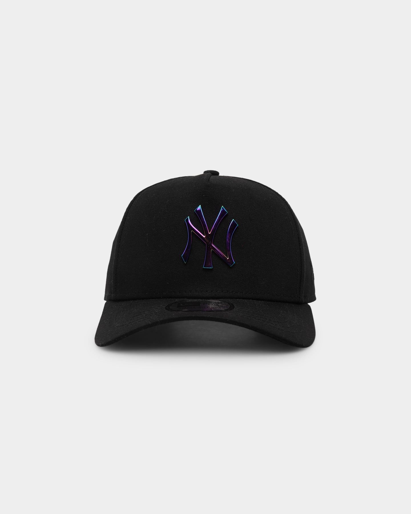 New Era New York Yankees 'Metal Badge' 9FORTY K-Frame Snapback Black/Iridescent sold by Culture Kings