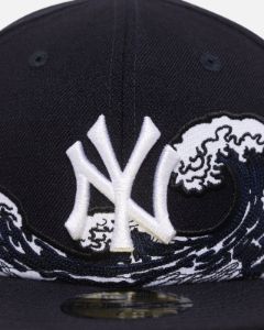 New Era New York Yankees "Wave" 59FIFTY Fitted Navy/White sold by Culture Kings