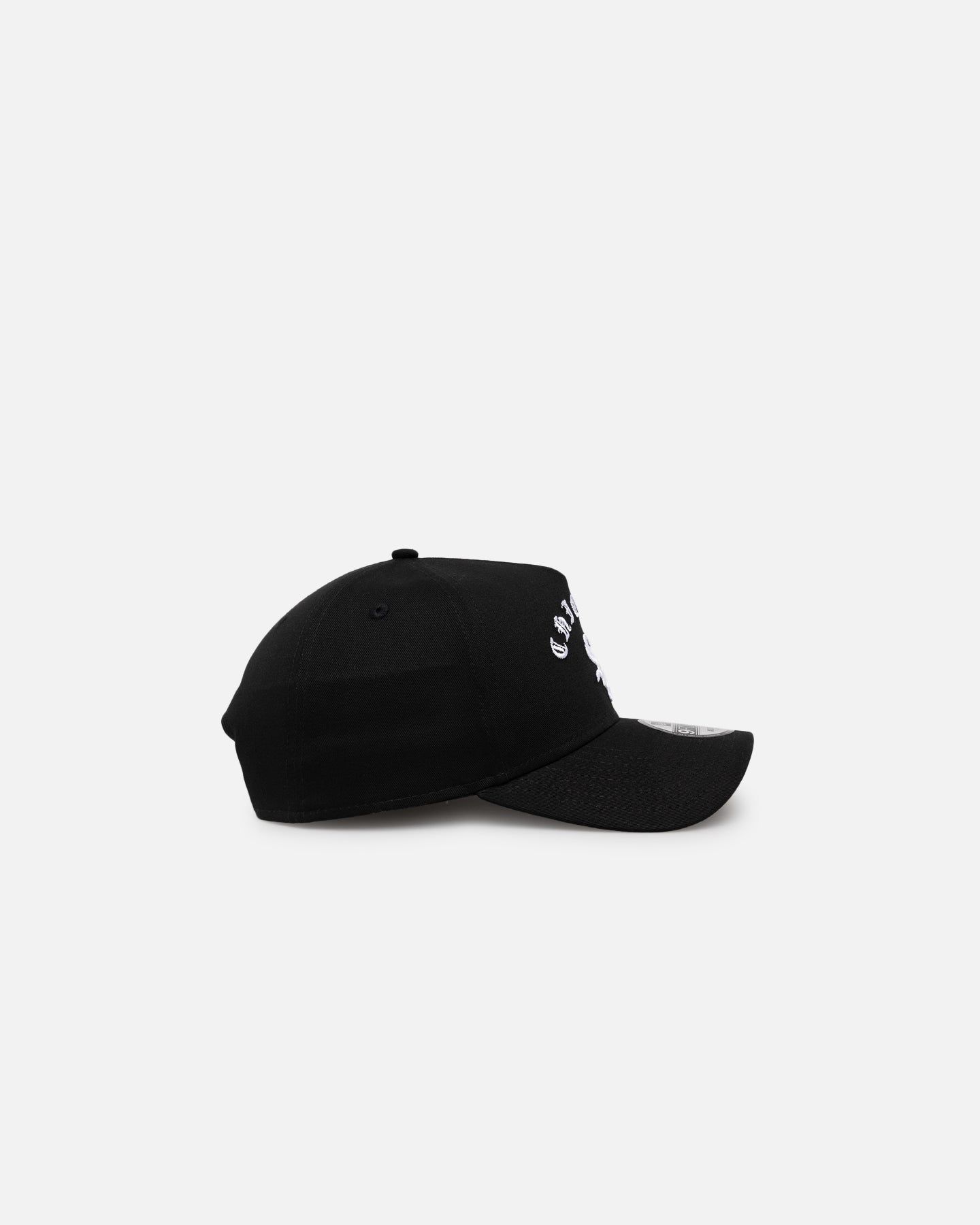 New Era Chicago White Sox 'Gothic Arch' 9FORTY A-Frame Snapback Black/White sold by Culture Kings product image thumbnail 3