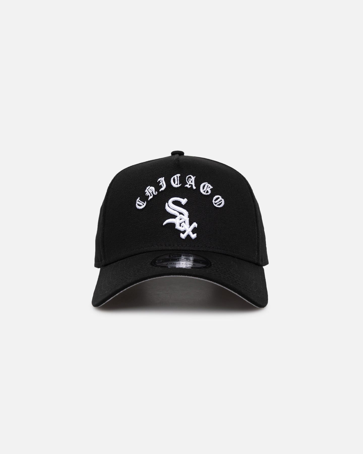 New Era Chicago White Sox 'Gothic Arch' 9FORTY A-Frame Snapback Black/White sold by Culture Kings
