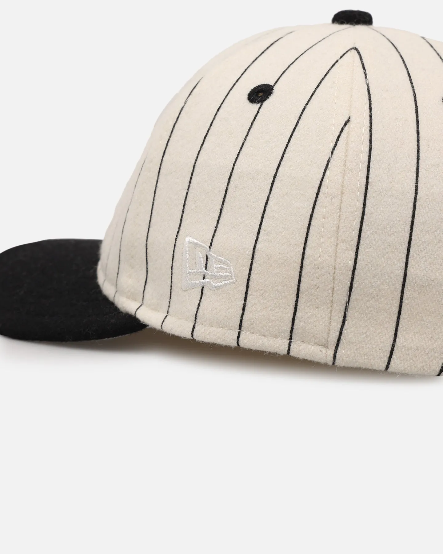 New Era Boston Red Sox 9FIFTY Retro Crown Strapback Off White/Black sold by Culture Kings product image thumbnail 2