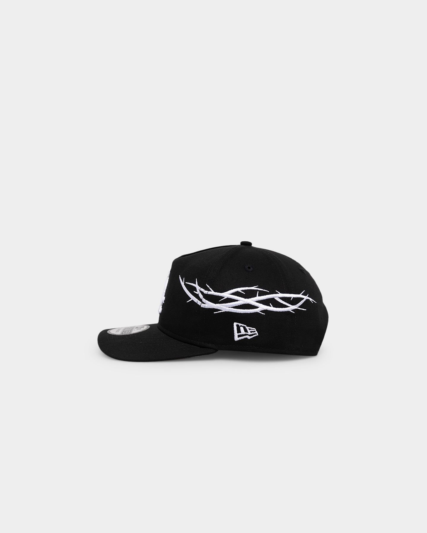 New Era Chicago White Sox 'Twisted Thorns' Golfer Pre-Curved Snapback Black sold by Culture Kings product image thumbnail 4