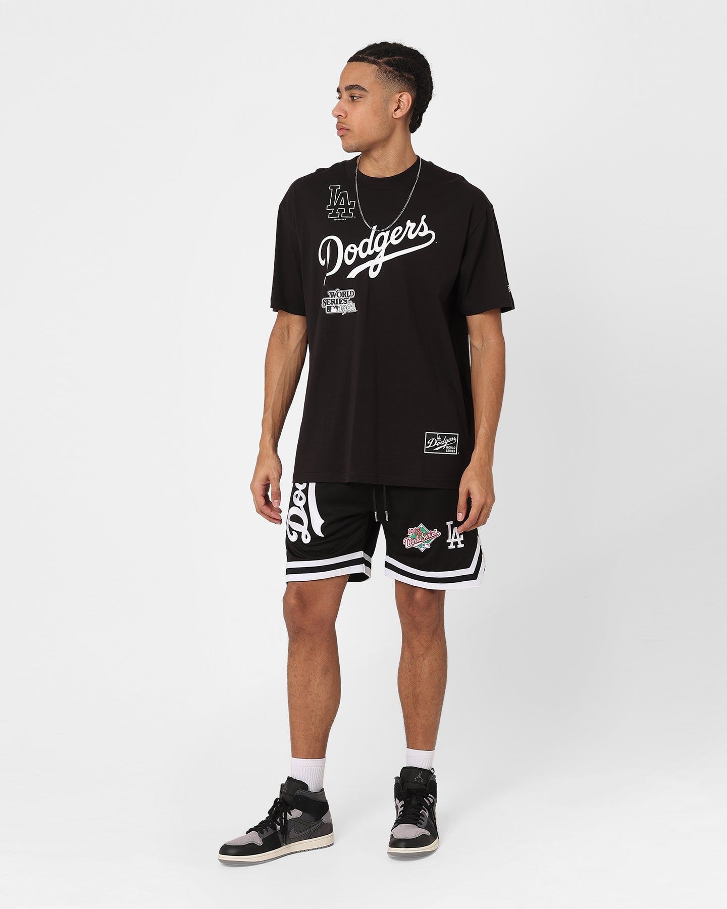 New Era Los Angeles Dodgers Oversized T-Shirt Black sold by Culture Kings product image thumbnail 2
